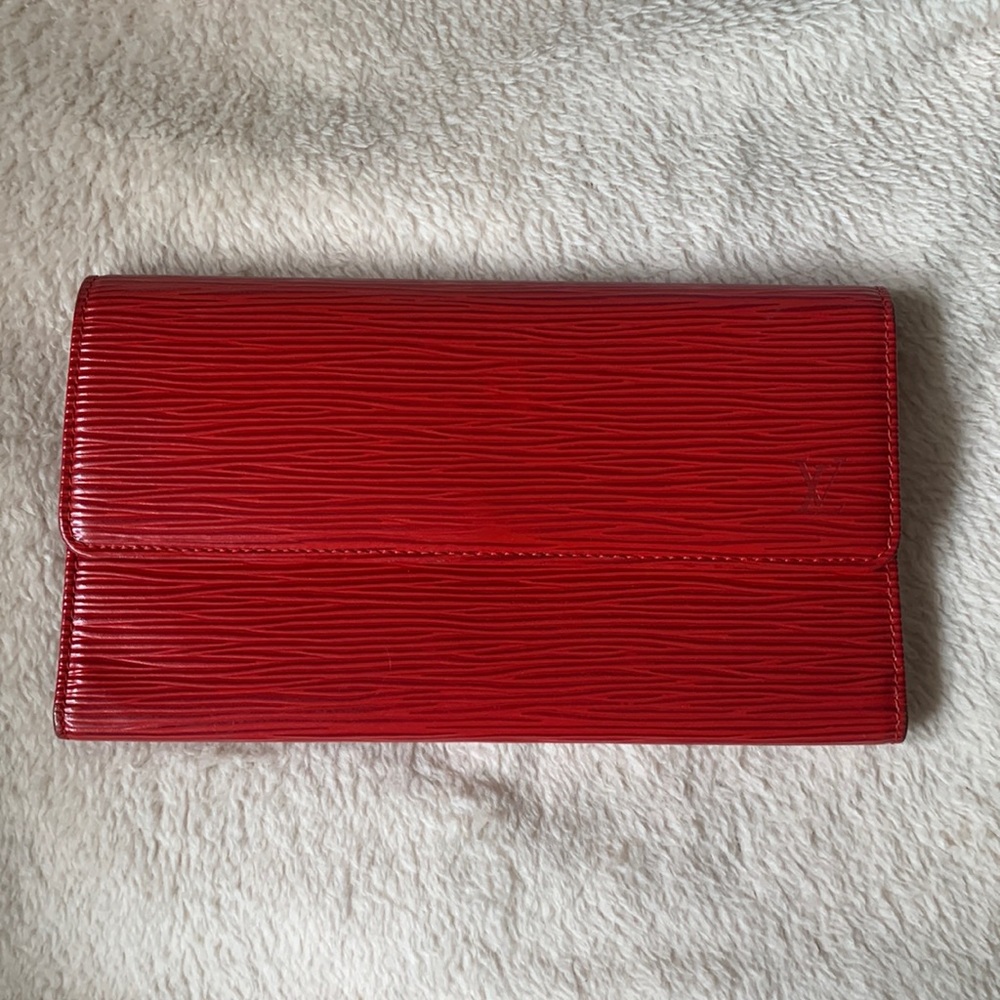 Louis Vuitton international wallet made in Spain